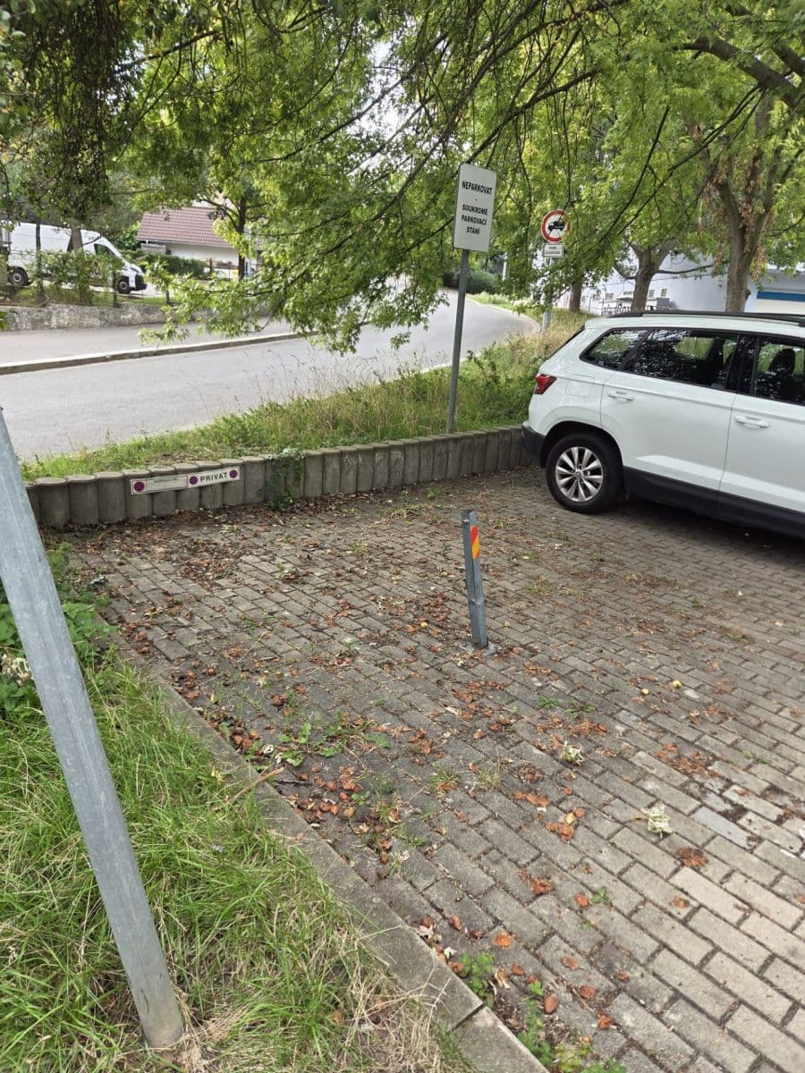 Pronájem garáže 18 m², Kudrnova, Praha, Praha Pronájem garáže 18 m², Kudrnova, Praha, Praha