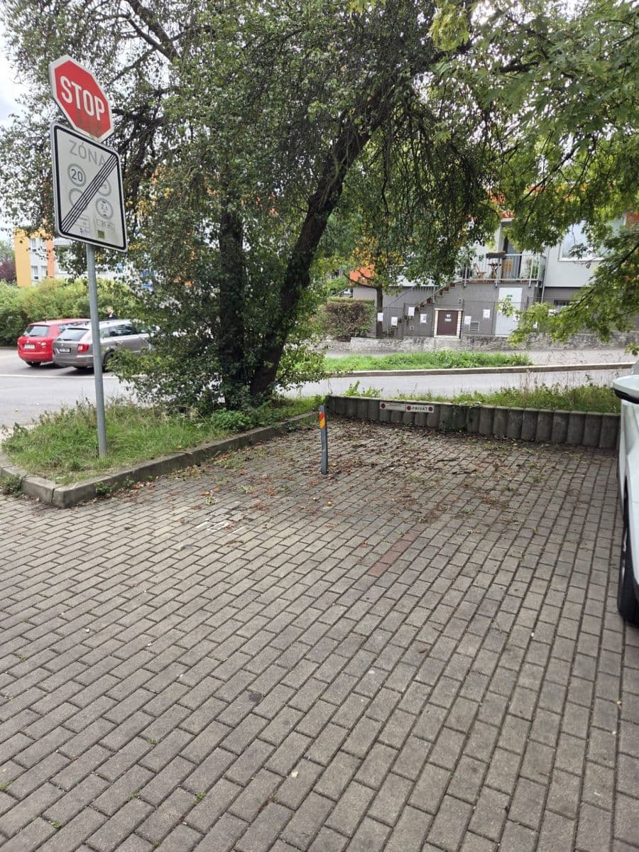 Pronájem garáže 18 m², Kudrnova, Praha, Praha Pronájem garáže 18 m², Kudrnova, Praha, Praha