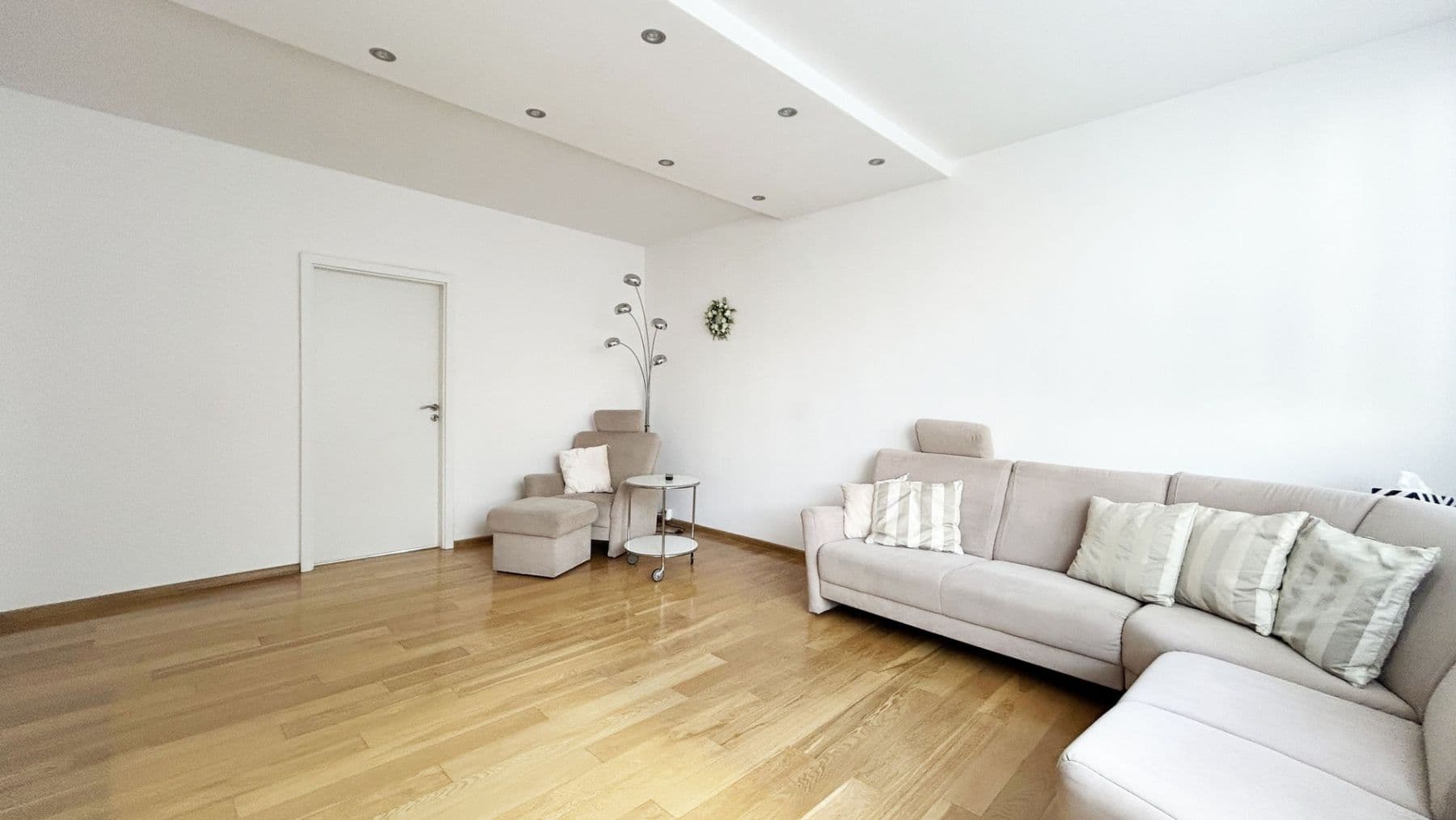 Pronájem bytu 3+1 69 m², Machatého, Praha, Praha Pronájem bytu 3+1 69 m², Machatého, Praha, Praha