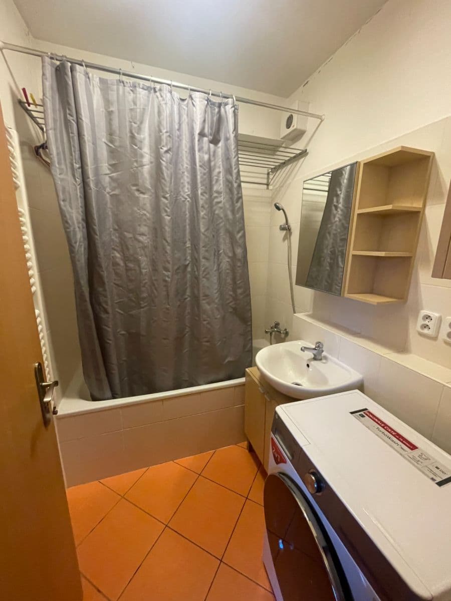 Prodej bytu 1+kk 31 m², Marie Podvalové, Praha, Praha Prodej bytu 1+kk 31 m², Marie Podvalové, Praha, Praha