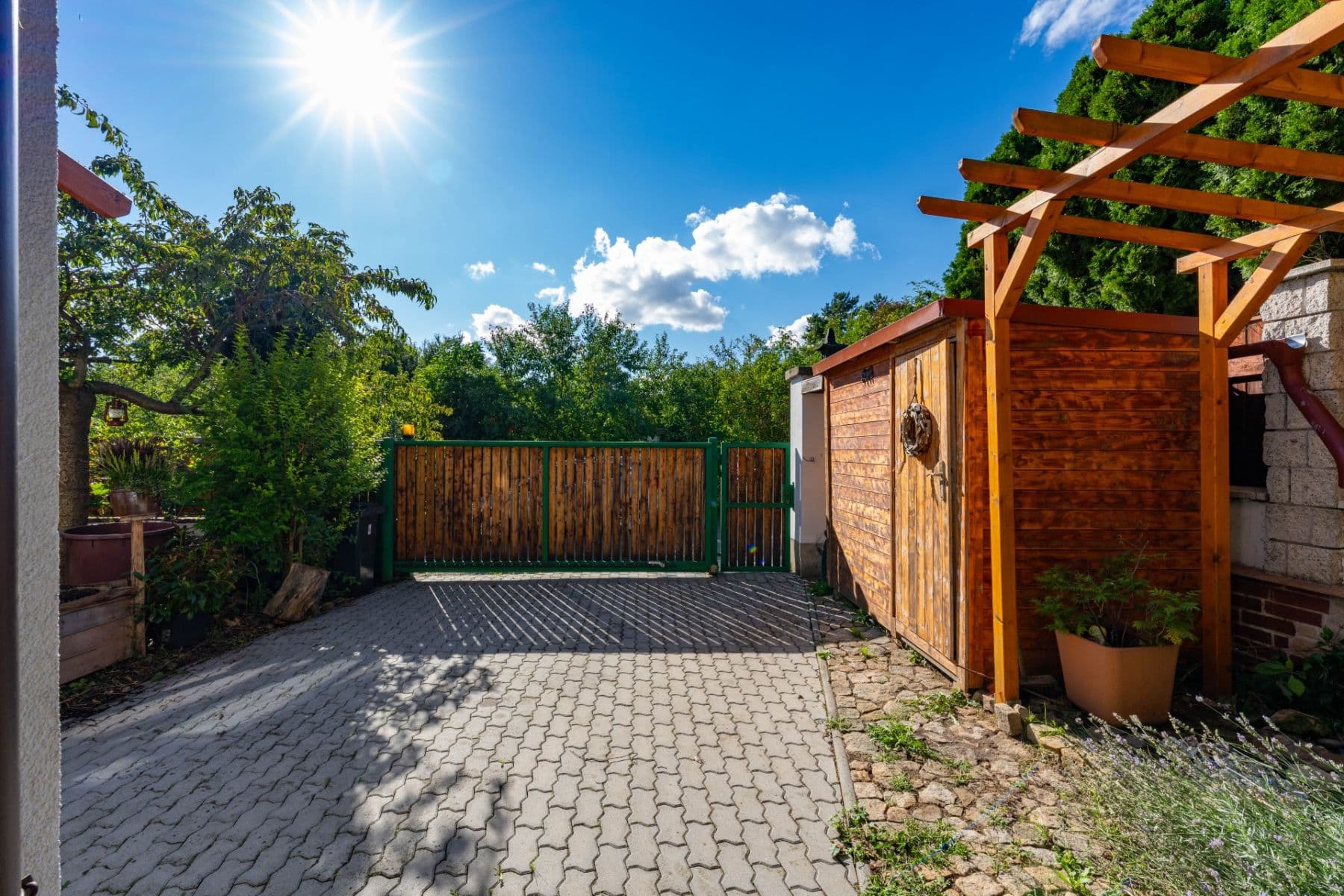 Prodej domu 240 m², pozemek 332 m², Heyrovského, Velké Přílepy, Středočeský kraj Prodej domu 240 m², pozemek 332 m², Heyrovského, Velké Přílepy, Středočeský kraj