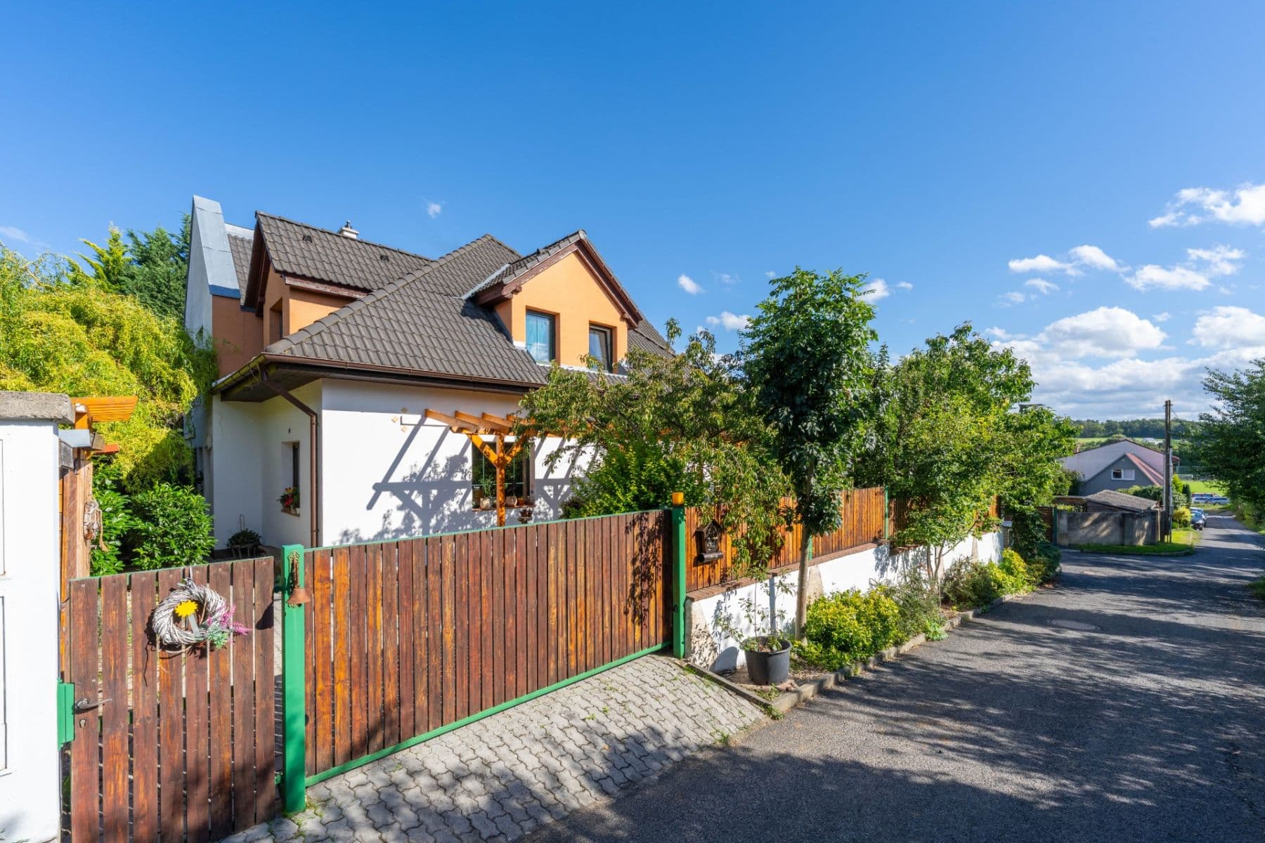 Prodej domu 240 m², pozemek 332 m², Heyrovského, Velké Přílepy, Středočeský kraj Prodej domu 240 m², pozemek 332 m², Heyrovského, Velké Přílepy, Středočeský kraj