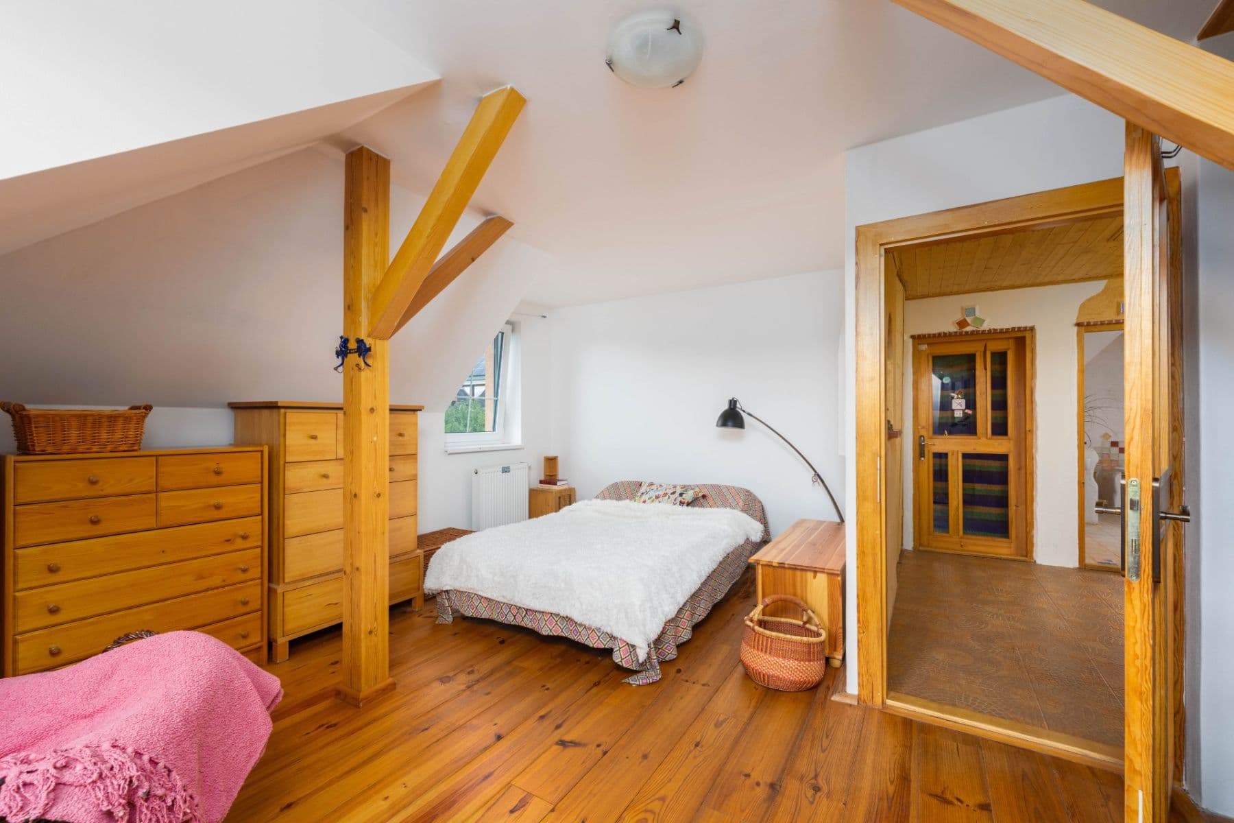 Prodej domu 240 m², pozemek 332 m², Heyrovského, Velké Přílepy, Středočeský kraj Prodej domu 240 m², pozemek 332 m², Heyrovského, Velké Přílepy, Středočeský kraj