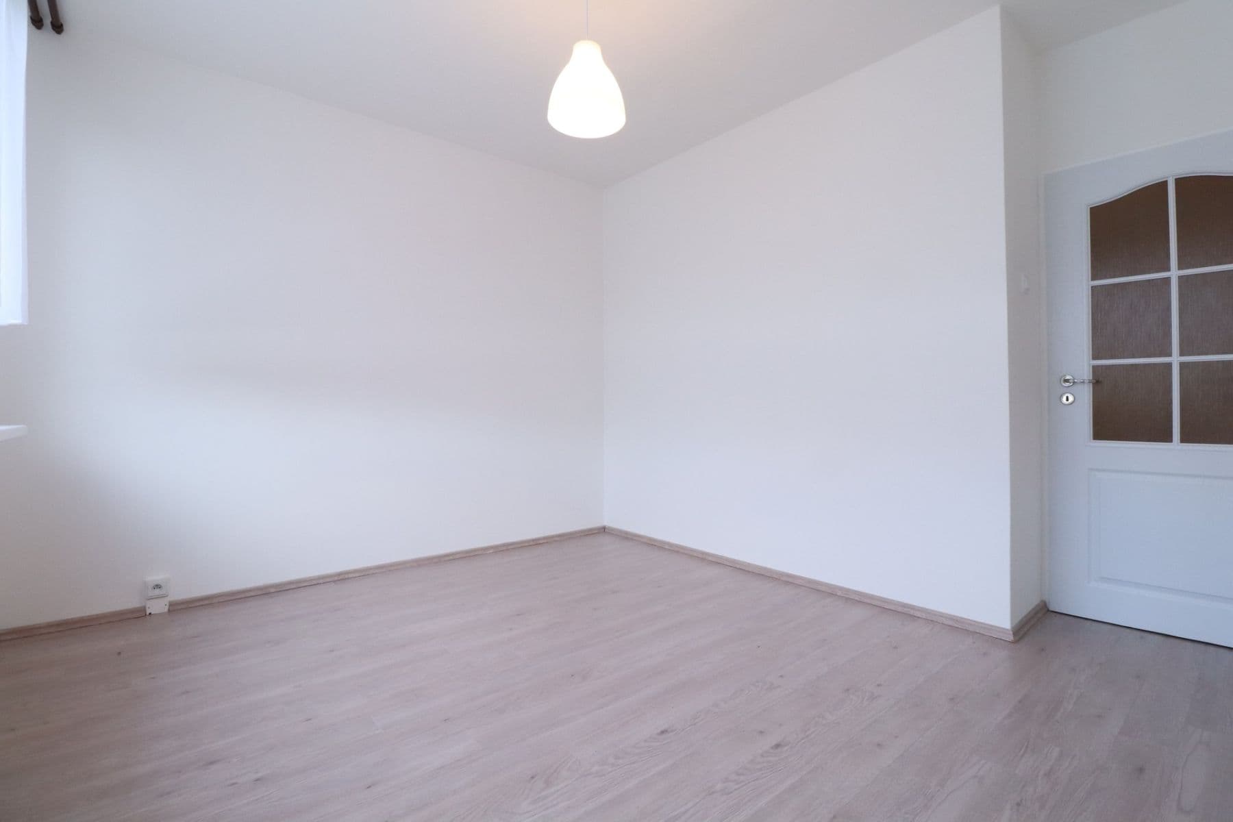 Pronájem bytu 3+1 72 m², Hnězdenská, Praha, Praha Pronájem bytu 3+1 72 m², Hnězdenská, Praha, Praha