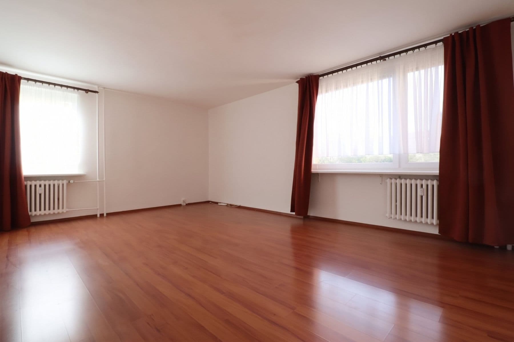Pronájem bytu 3+1 72 m², Hnězdenská, Praha, Praha Pronájem bytu 3+1 72 m², Hnězdenská, Praha, Praha
