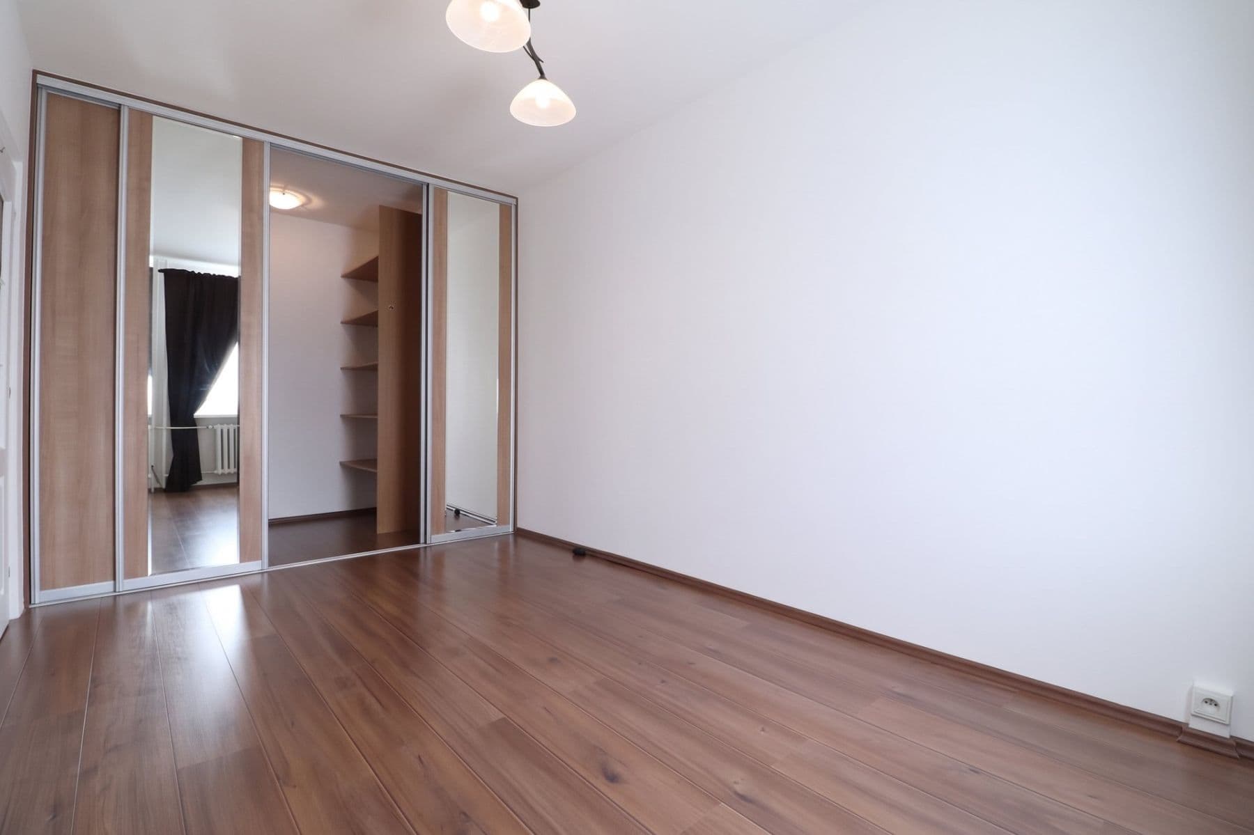 Pronájem bytu 3+1 72 m², Hnězdenská, Praha, Praha Pronájem bytu 3+1 72 m², Hnězdenská, Praha, Praha