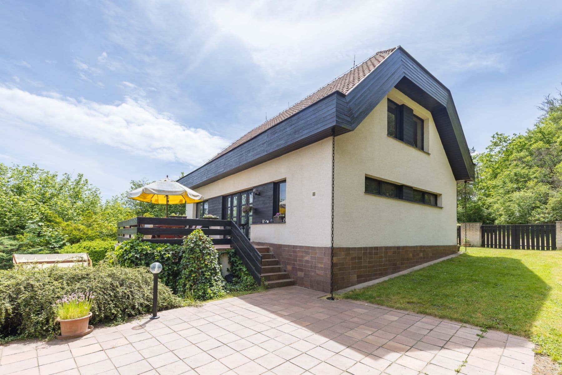Prodej domu 145 m², pozemek 5.188 m², Medonosy, Středočeský kraj Prodej domu 145 m², pozemek 5.188 m², Medonosy, Středočeský kraj