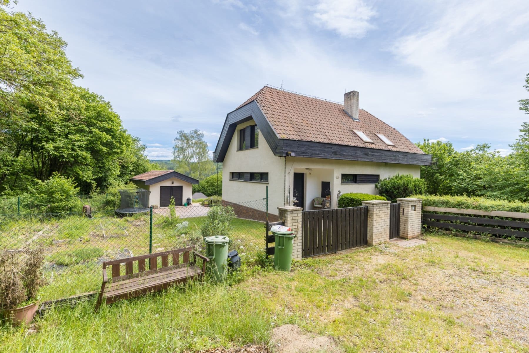 Prodej domu 145 m², pozemek 5.188 m², Medonosy, Středočeský kraj Prodej domu 145 m², pozemek 5.188 m², Medonosy, Středočeský kraj