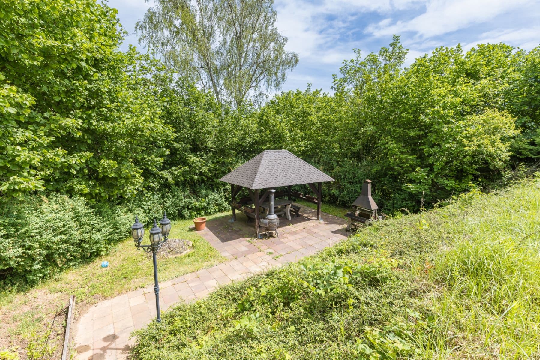 Prodej domu 145 m², pozemek 5.188 m², Medonosy, Středočeský kraj Prodej domu 145 m², pozemek 5.188 m², Medonosy, Středočeský kraj
