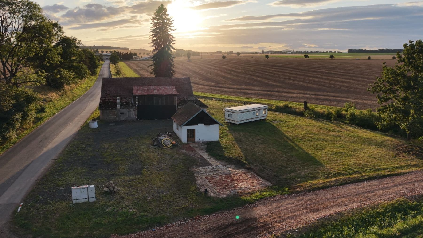 Prodej domu 250 m², pozemek 2.795 m², 28044, Slatiny, Královéhradecký kraj Prodej domu 250 m², pozemek 2.795 m², 28044, Slatiny, Královéhradecký kraj