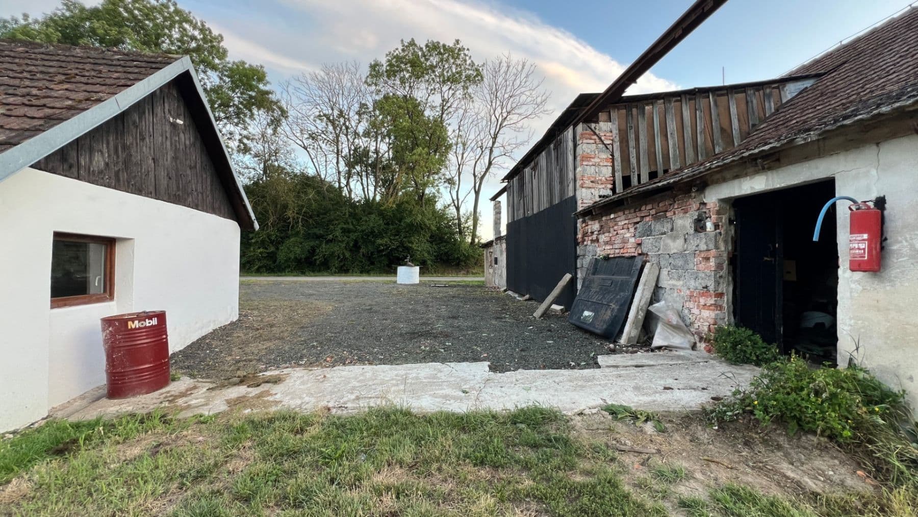 Prodej domu 250 m², pozemek 2.795 m², 28044, Slatiny, Královéhradecký kraj Prodej domu 250 m², pozemek 2.795 m², 28044, Slatiny, Královéhradecký kraj