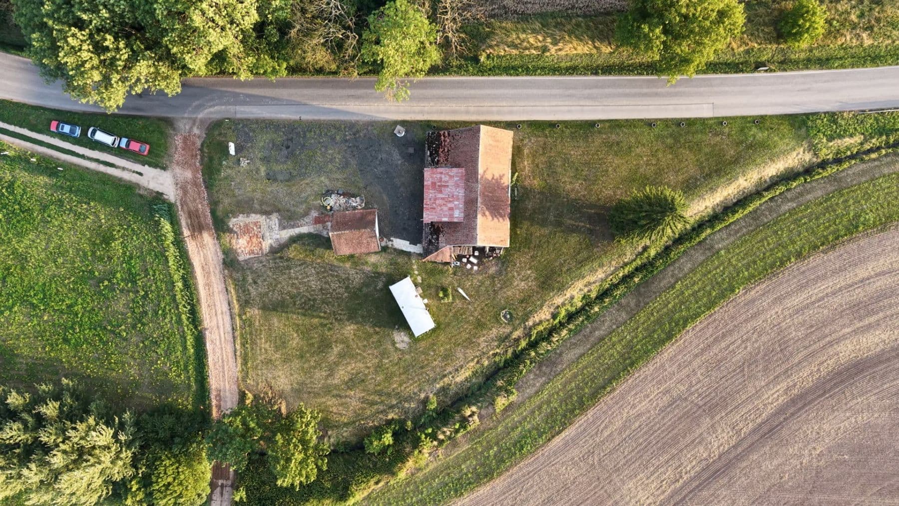 Prodej domu 250 m², pozemek 2.795 m², 28044, Slatiny, Královéhradecký kraj Prodej domu 250 m², pozemek 2.795 m², 28044, Slatiny, Královéhradecký kraj