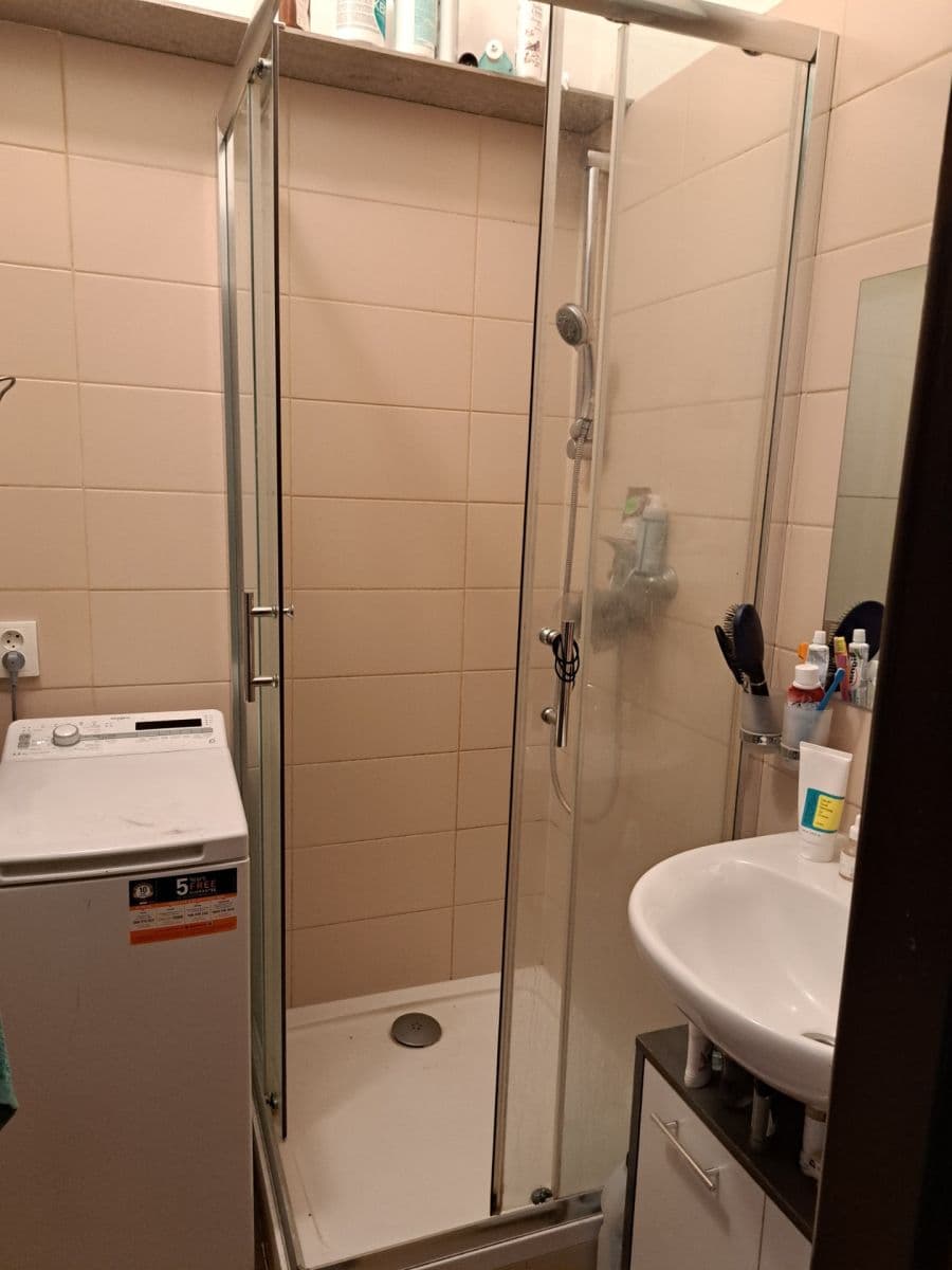 Pronájem bytu 1+1 40 m², Cetyňská, Praha, Praha Pronájem bytu 1+1 40 m², Cetyňská, Praha, Praha