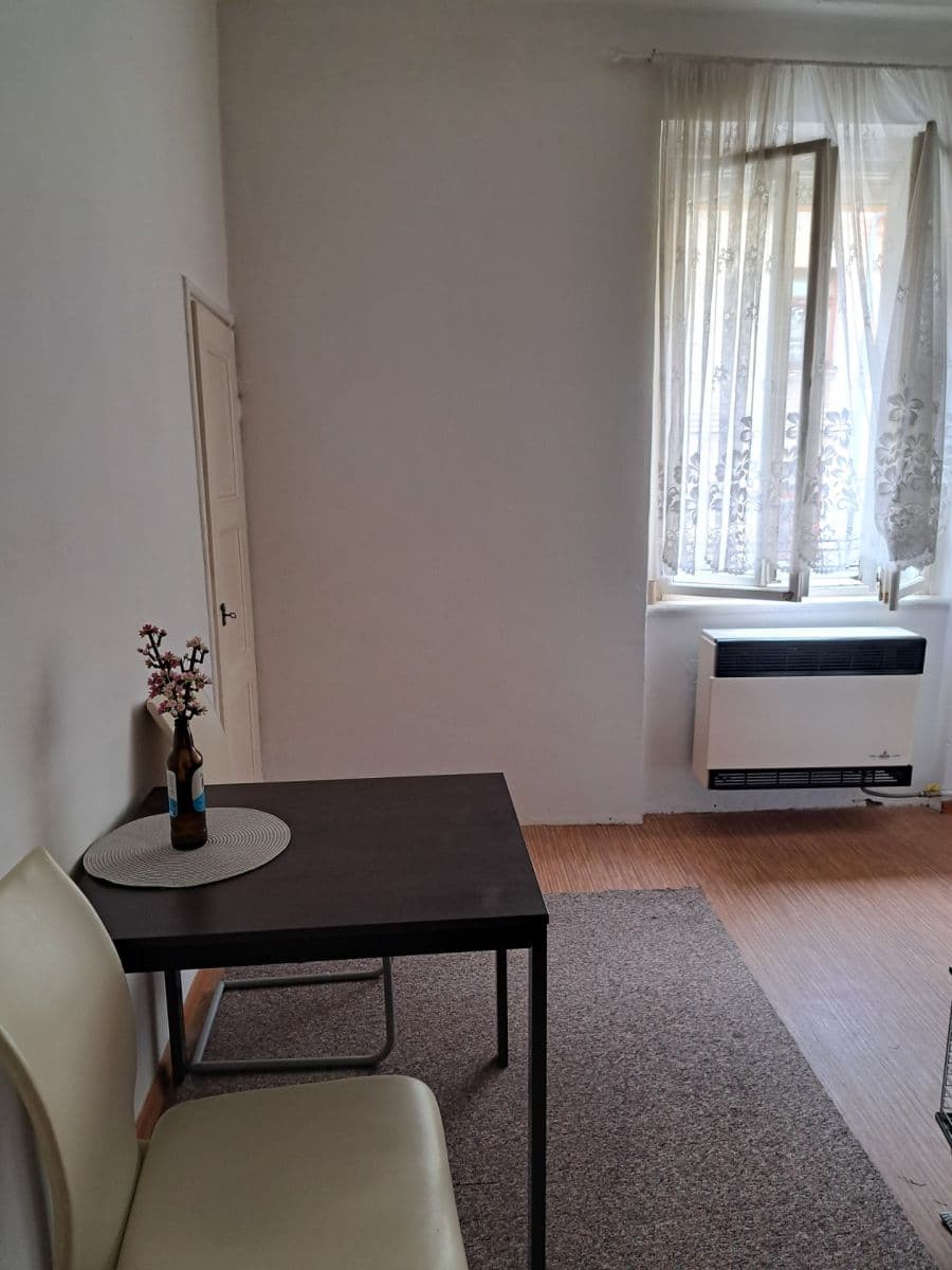 Pronájem bytu 1+1 40 m², Cetyňská, Praha, Praha Pronájem bytu 1+1 40 m², Cetyňská, Praha, Praha