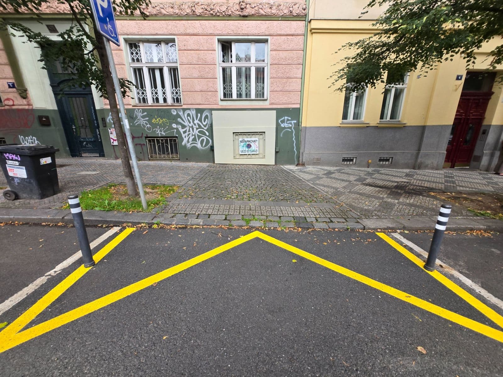 Pronájem garáže 13 m², Ruská, Praha, Praha Pronájem garáže 13 m², Ruská, Praha, Praha