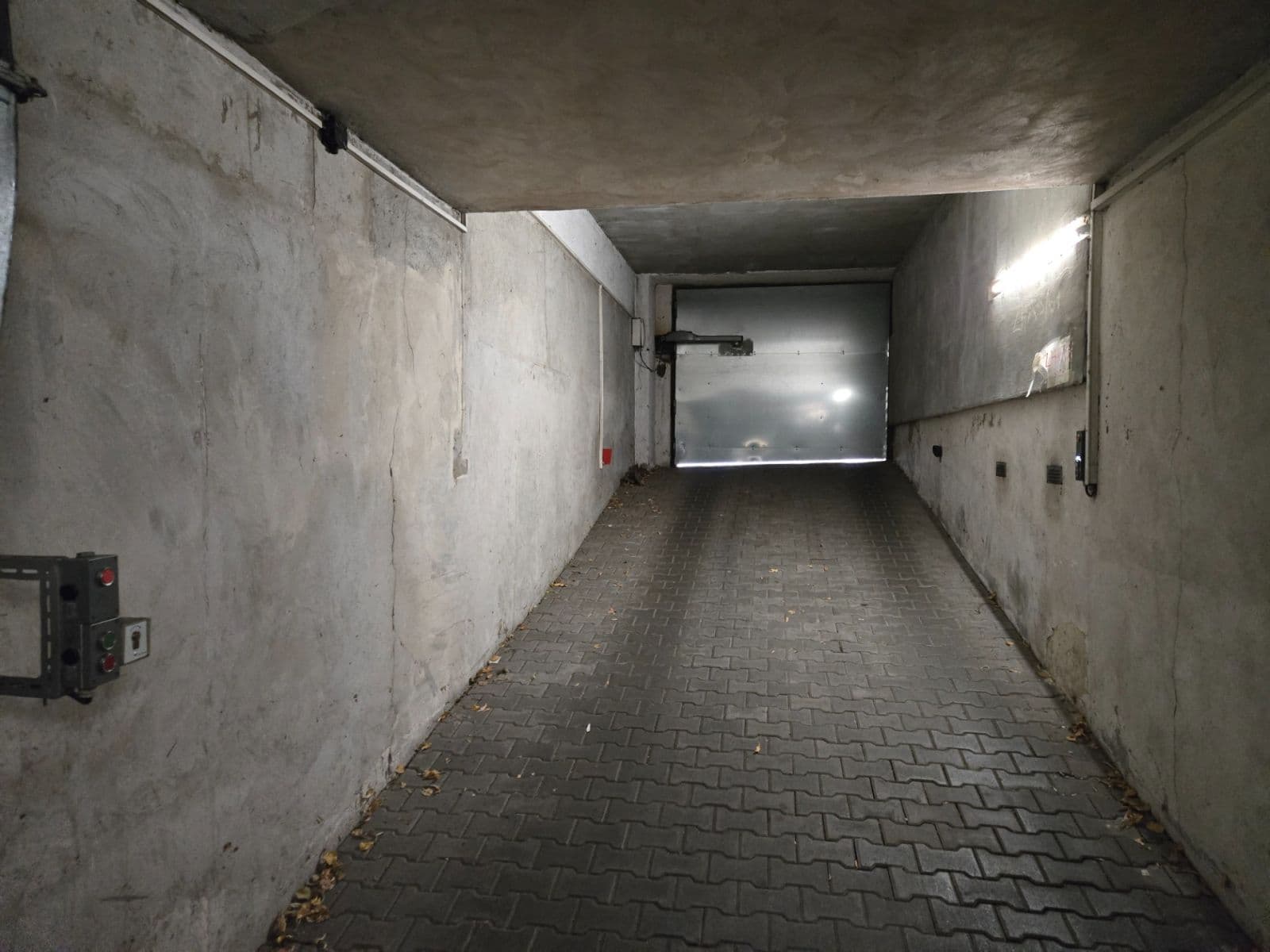 Pronájem garáže 13 m², Ruská, Praha, Praha Pronájem garáže 13 m², Ruská, Praha, Praha