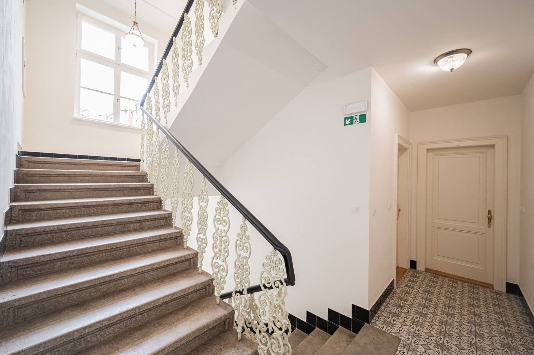 Prodej bytu 2+kk 32 m², Černomořská, Praha, Praha Prodej bytu 2+kk 32 m², Černomořská, Praha, Praha
