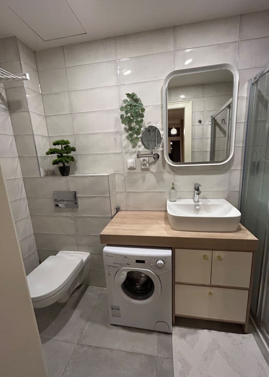 Prodej bytu 2+kk 32 m², Černomořská, Praha, Praha Prodej bytu 2+kk 32 m², Černomořská, Praha, Praha