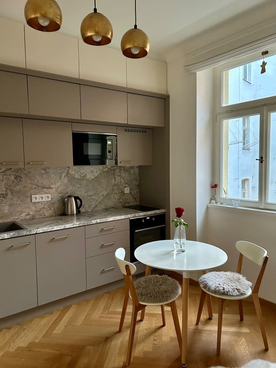 Prodej bytu 2+kk 32 m², Černomořská, Praha, Praha Prodej bytu 2+kk 32 m², Černomořská, Praha, Praha