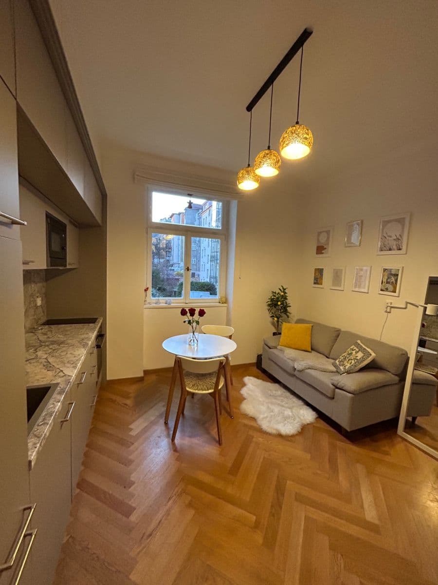 Prodej bytu 2+kk 32 m², Černomořská, Praha, Praha Prodej bytu 2+kk 32 m², Černomořská, Praha, Praha