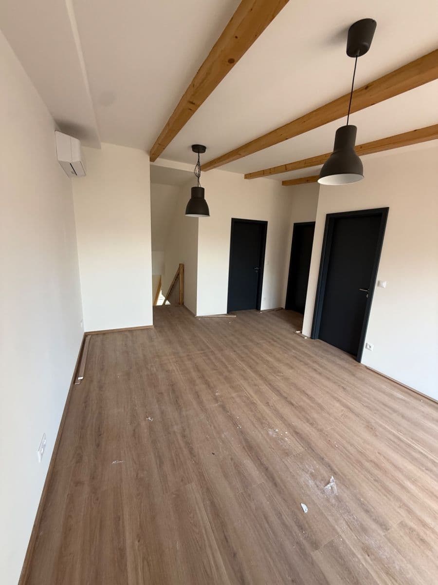 Pronájem bytu 5+1 165 m², Chodská, Praha, Praha Pronájem bytu 5+1 165 m², Chodská, Praha, Praha