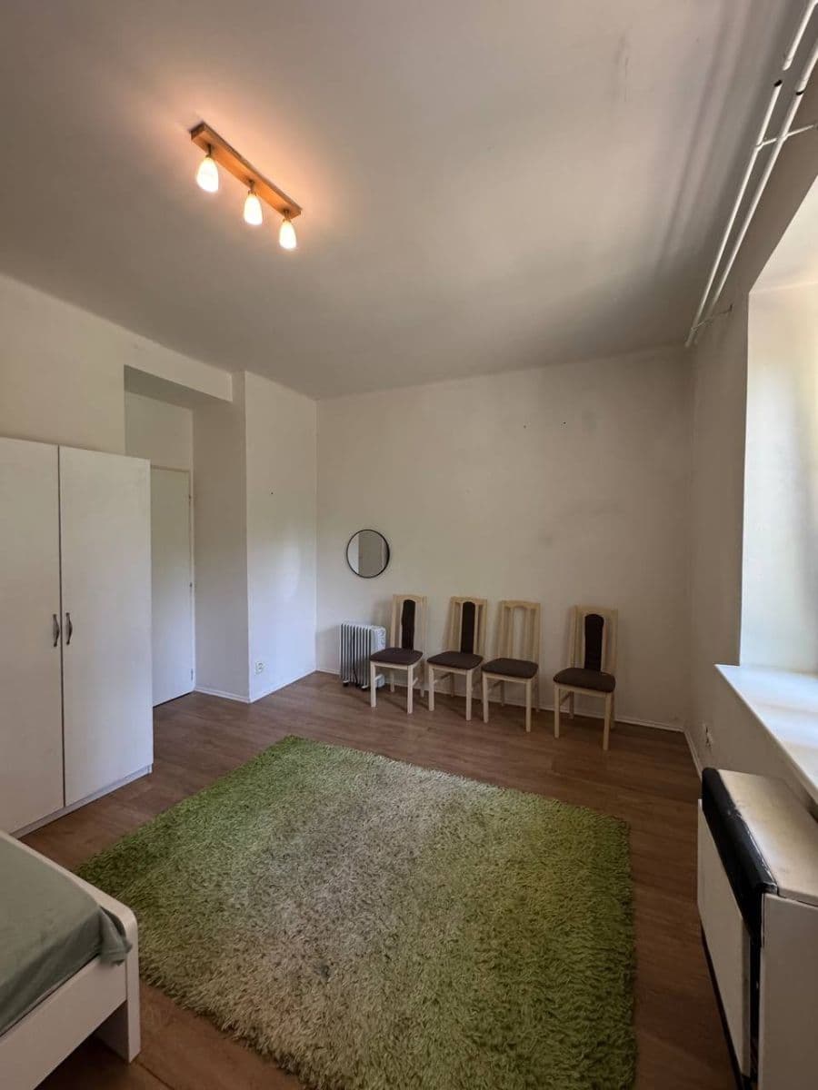 Prodej bytu 1+1 38 m², 28. pluku, Praha, Praha Prodej bytu 1+1 38 m², 28. pluku, Praha, Praha