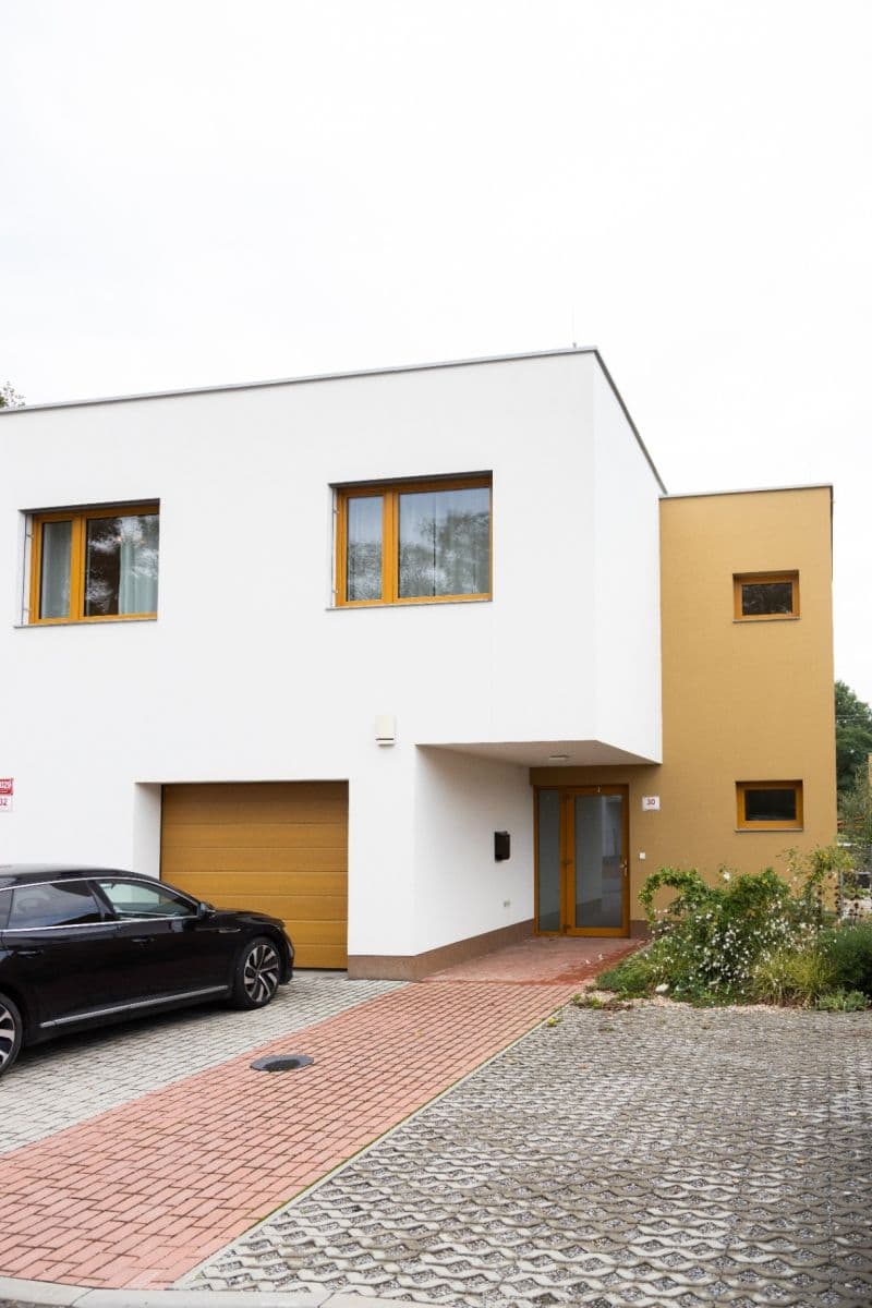 Pronájem bytu 3+kk 102 m², Platanová, České Budějovice, Jihočeský kraj Pronájem bytu 3+kk 102 m², Platanová, České Budějovice, Jihočeský kraj