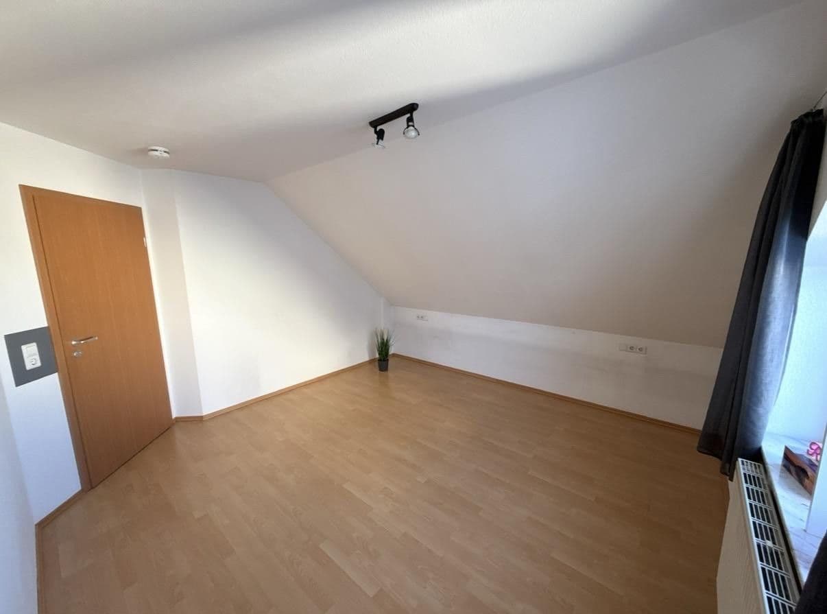 Pronájem bytu 3+1 79 m², Am Rötelesberg 5, Nufringen, Bádensko-Württembersko Pronájem bytu 3+1 79 m², Am Rötelesberg 5, Nufringen, Bádensko-Württembersko