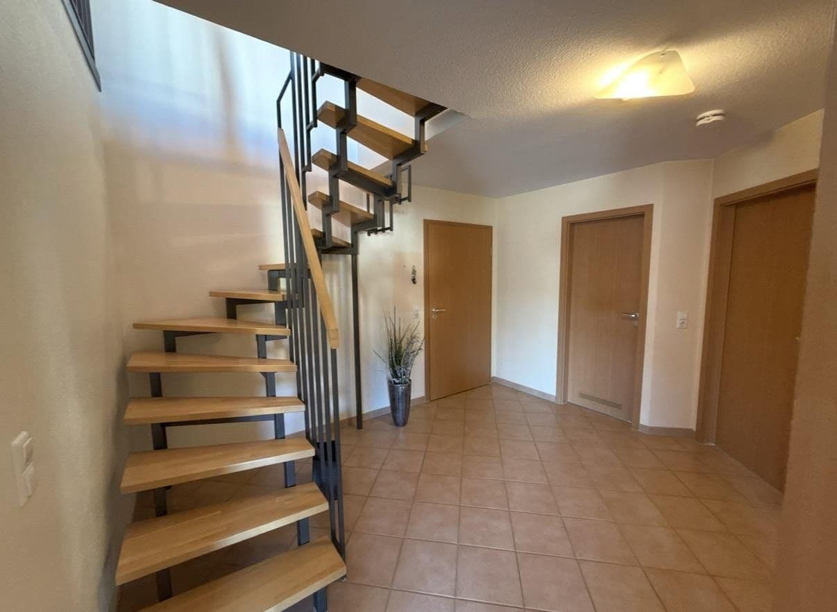 Pronájem bytu 3+1 79 m², Am Rötelesberg 5, Nufringen, Bádensko-Württembersko Pronájem bytu 3+1 79 m², Am Rötelesberg 5, Nufringen, Bádensko-Württembersko