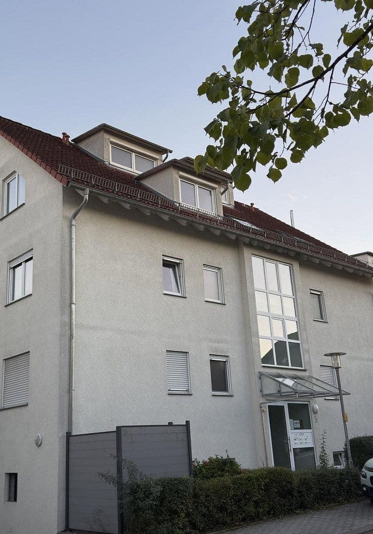 Pronájem bytu 3+1 79 m², Am Rötelesberg 5, Nufringen, Bádensko-Württembersko Pronájem bytu 3+1 79 m², Am Rötelesberg 5, Nufringen, Bádensko-Württembersko