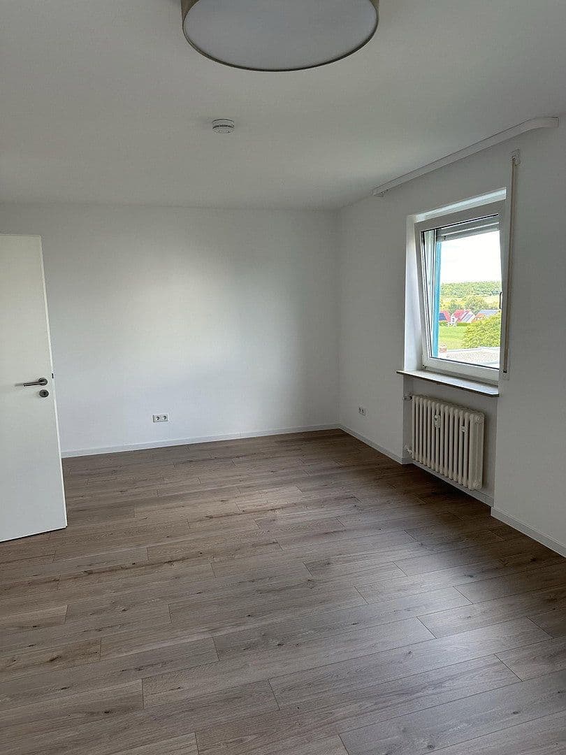 Pronájem bytu 1+1 37 m², Lessingstraße 5, Herzogenaurach, Bavorsko Pronájem bytu 1+1 37 m², Lessingstraße 5, Herzogenaurach, Bavorsko