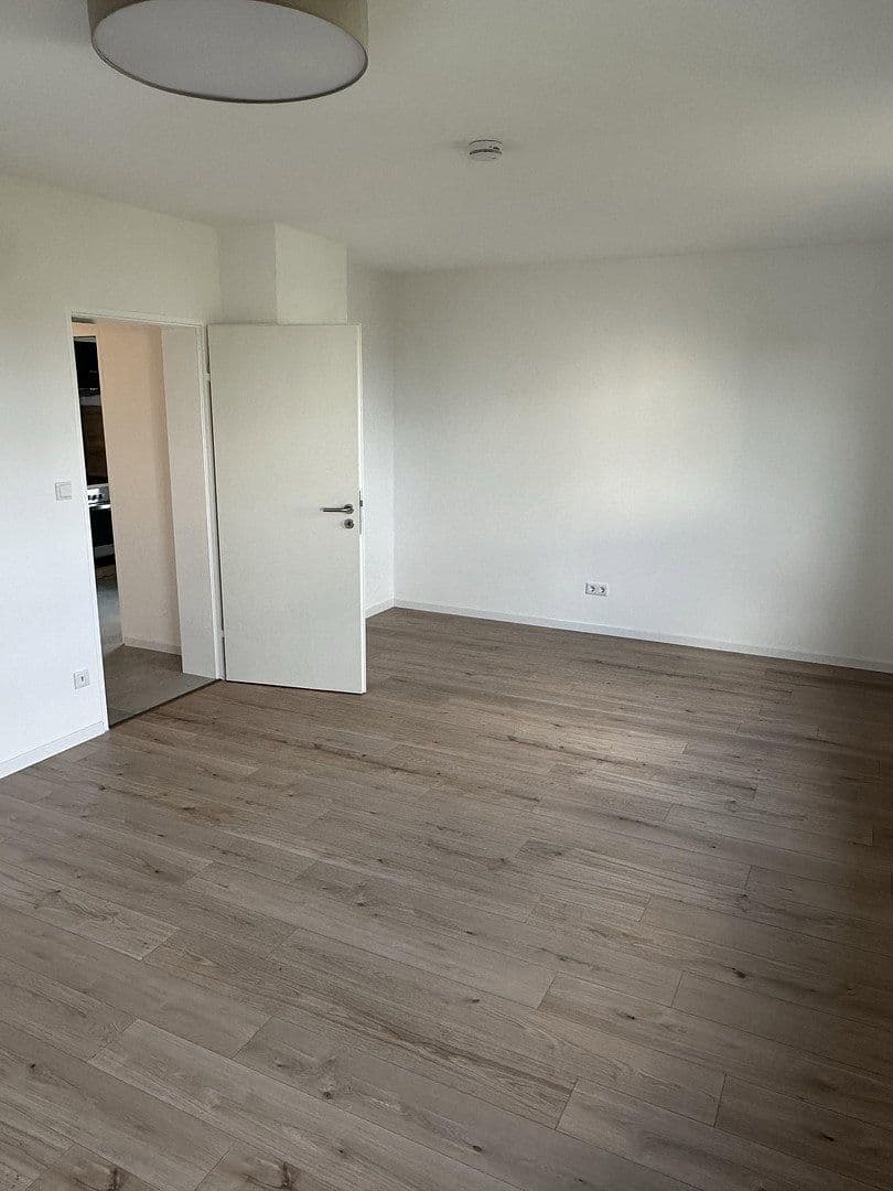 Pronájem bytu 1+1 37 m², Lessingstraße 5, Herzogenaurach, Bavorsko Pronájem bytu 1+1 37 m², Lessingstraße 5, Herzogenaurach, Bavorsko