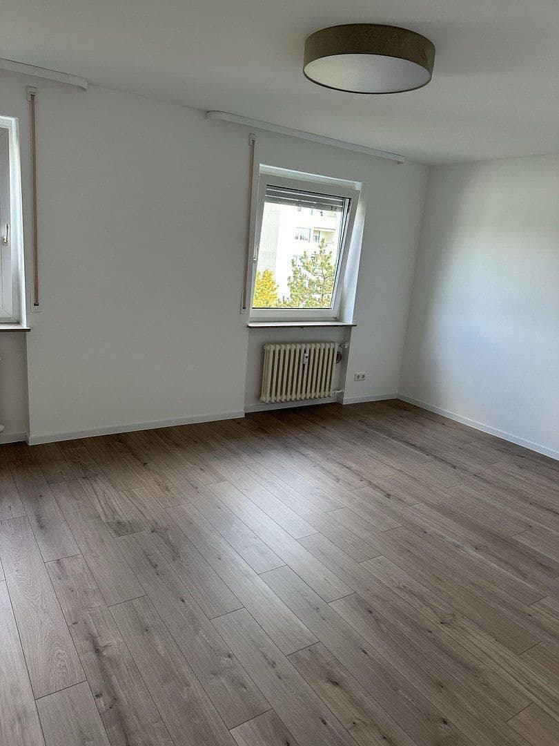 Pronájem bytu 1+1 37 m², Lessingstraße 5, Herzogenaurach, Bavorsko Pronájem bytu 1+1 37 m², Lessingstraße 5, Herzogenaurach, Bavorsko