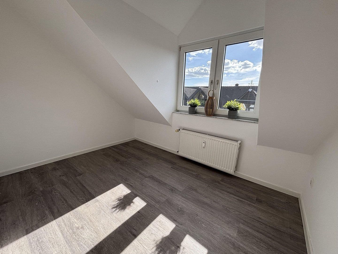 Pronájem bytu 2+1 35 m², Köln-Aachener-Str. 91, Bergheim, Severní Porýní-Vestfálsko Pronájem bytu 2+1 35 m², Köln-Aachener-Str. 91, Bergheim, Severní Porýní-Vestfálsko