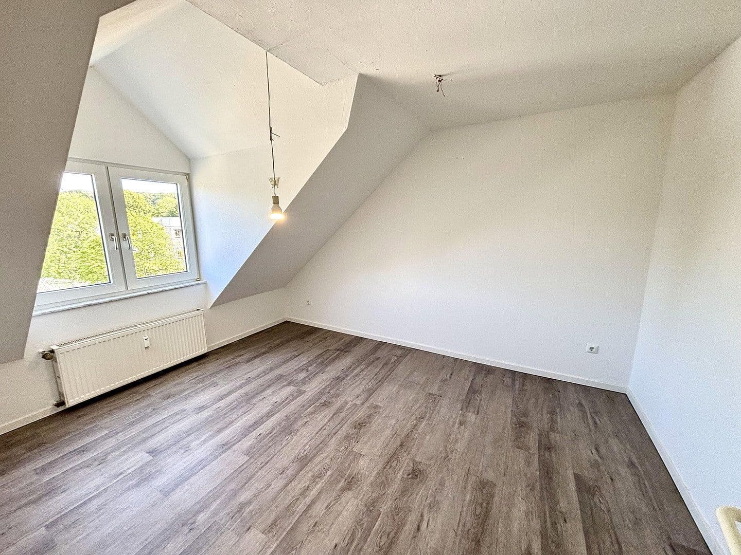 Pronájem bytu 2+1 35 m², Köln-Aachener-Str. 91, Bergheim, Severní Porýní-Vestfálsko Pronájem bytu 2+1 35 m², Köln-Aachener-Str. 91, Bergheim, Severní Porýní-Vestfálsko
