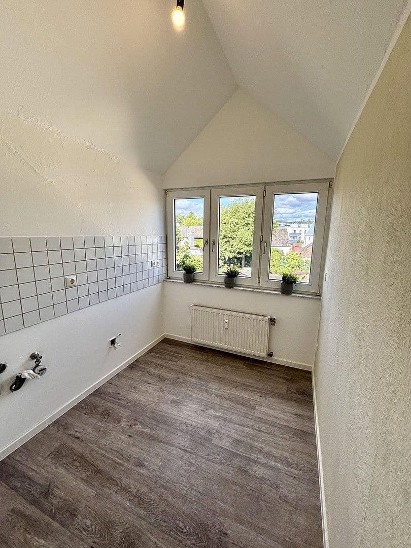Pronájem bytu 2+1 35 m², Köln-Aachener-Str. 91, Bergheim, Severní Porýní-Vestfálsko Pronájem bytu 2+1 35 m², Köln-Aachener-Str. 91, Bergheim, Severní Porýní-Vestfálsko