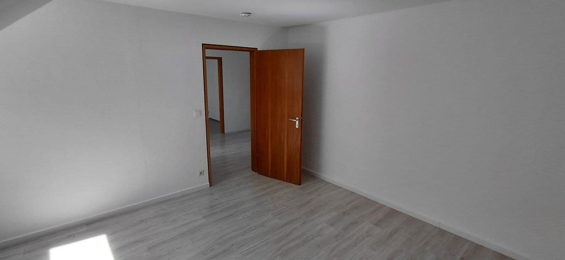 Pronájem bytu 3+kk 73 m², Stuttgart, Bádensko-Württembersko Pronájem bytu 3+kk 73 m², Stuttgart, Bádensko-Württembersko