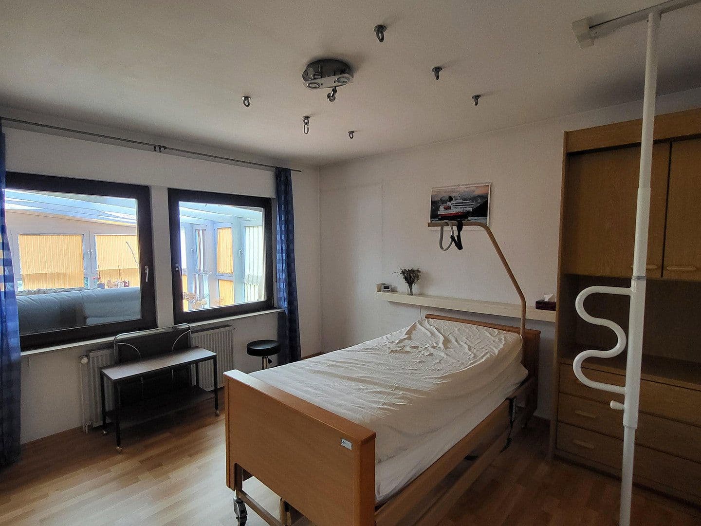 Prodej domu 230 m², pozemek 726 m², Parkweg 3, Vaihingen an der Enz, Bádensko-Württembersko Prodej domu 230 m², pozemek 726 m², Parkweg 3, Vaihingen an der Enz, Bádensko-Württembersko