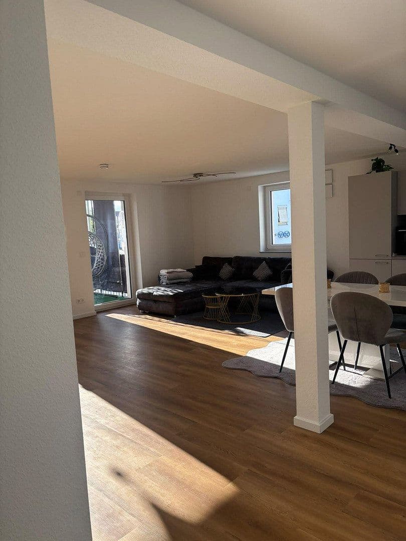 Pronájem bytu 4+1 111 m², Crailsheimer Str. 2, Frankenhardt, Bádensko-Württembersko Pronájem bytu 4+1 111 m², Crailsheimer Str. 2, Frankenhardt, Bádensko-Württembersko