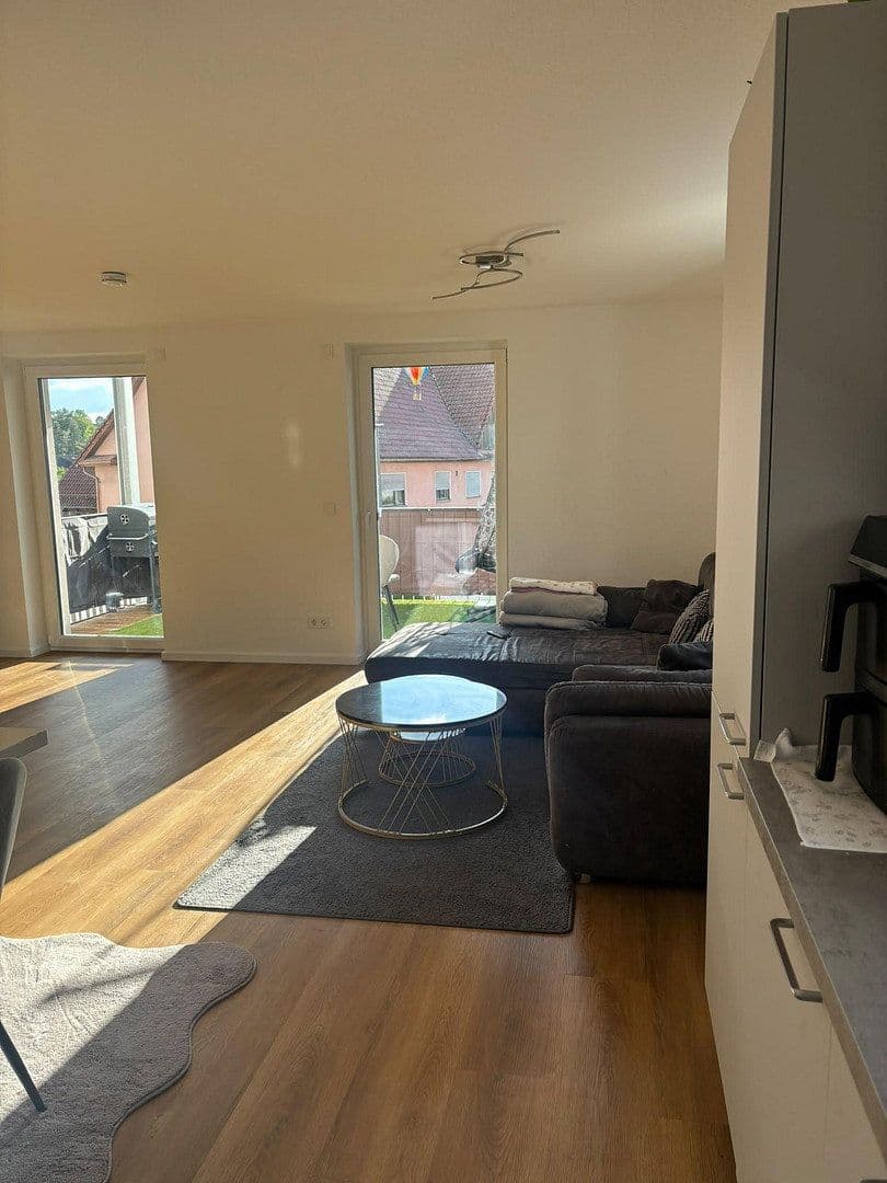 Pronájem bytu 4+1 111 m², Crailsheimer Str. 2, Frankenhardt, Bádensko-Württembersko Pronájem bytu 4+1 111 m², Crailsheimer Str. 2, Frankenhardt, Bádensko-Württembersko