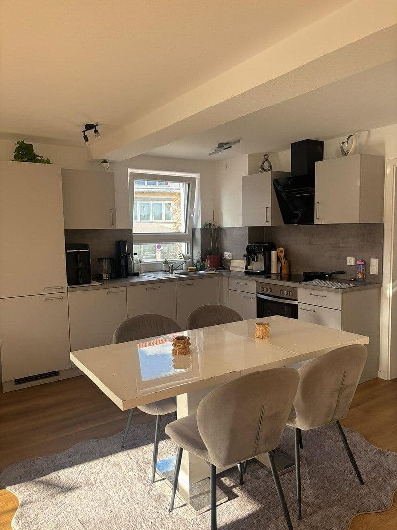 Pronájem bytu 4+1 111 m², Crailsheimer Str. 2, Frankenhardt, Bádensko-Württembersko Pronájem bytu 4+1 111 m², Crailsheimer Str. 2, Frankenhardt, Bádensko-Württembersko
