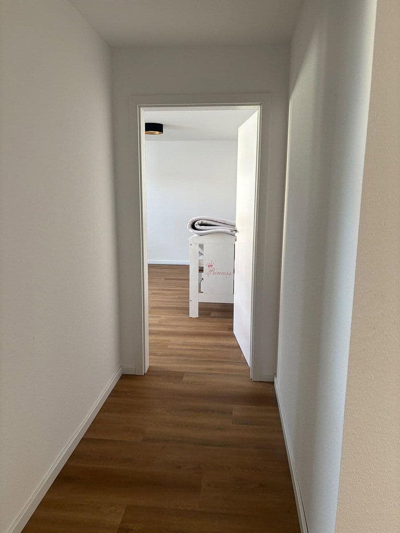 Pronájem bytu 4+1 111 m², Crailsheimer Str. 2, Frankenhardt, Bádensko-Württembersko Pronájem bytu 4+1 111 m², Crailsheimer Str. 2, Frankenhardt, Bádensko-Württembersko