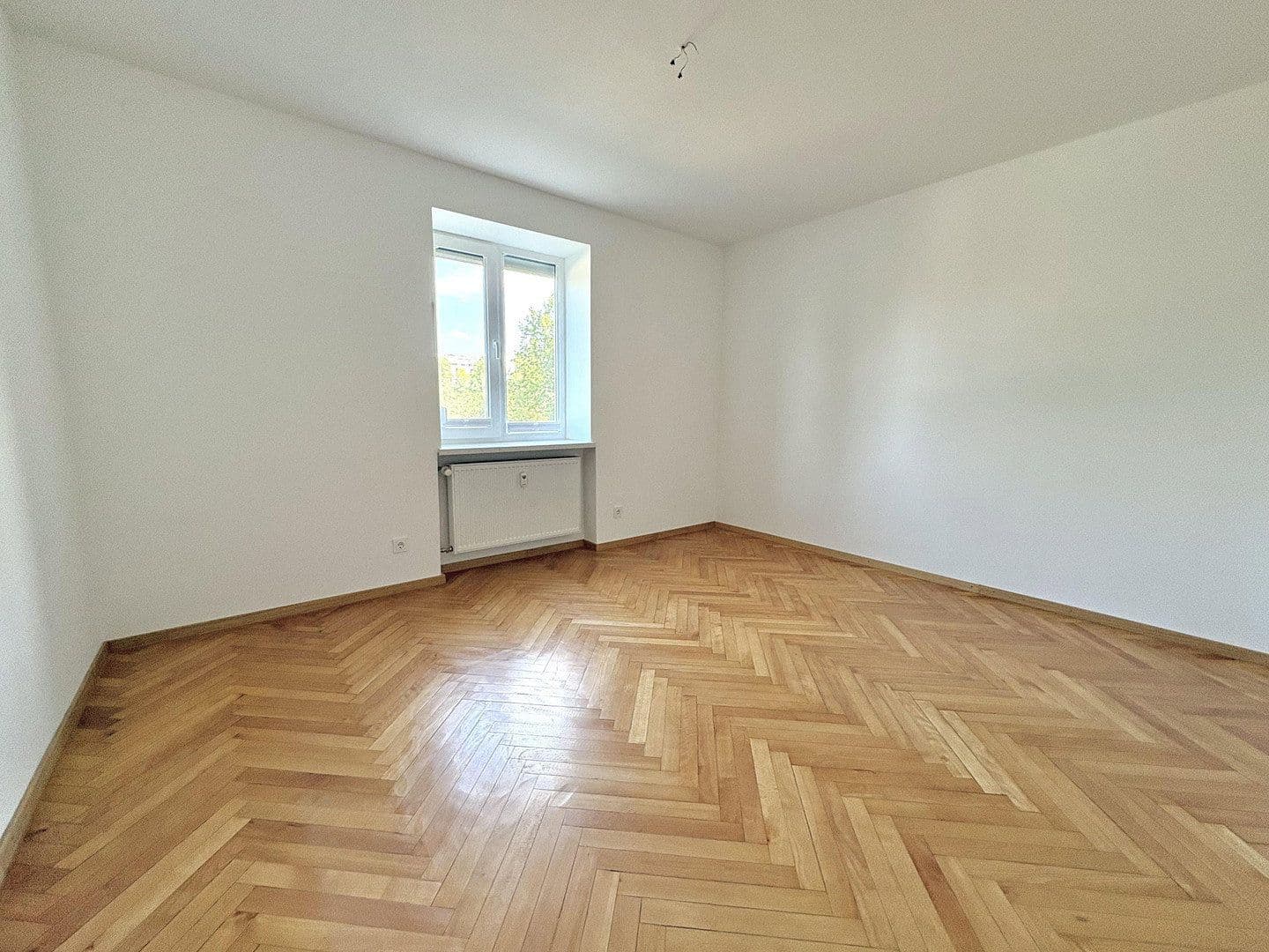 Pronájem bytu 3+1 100 m², Levi-Strauss Straße 9, Kitzingen, Bavorsko Pronájem bytu 3+1 100 m², Levi-Strauss Straße 9, Kitzingen, Bavorsko