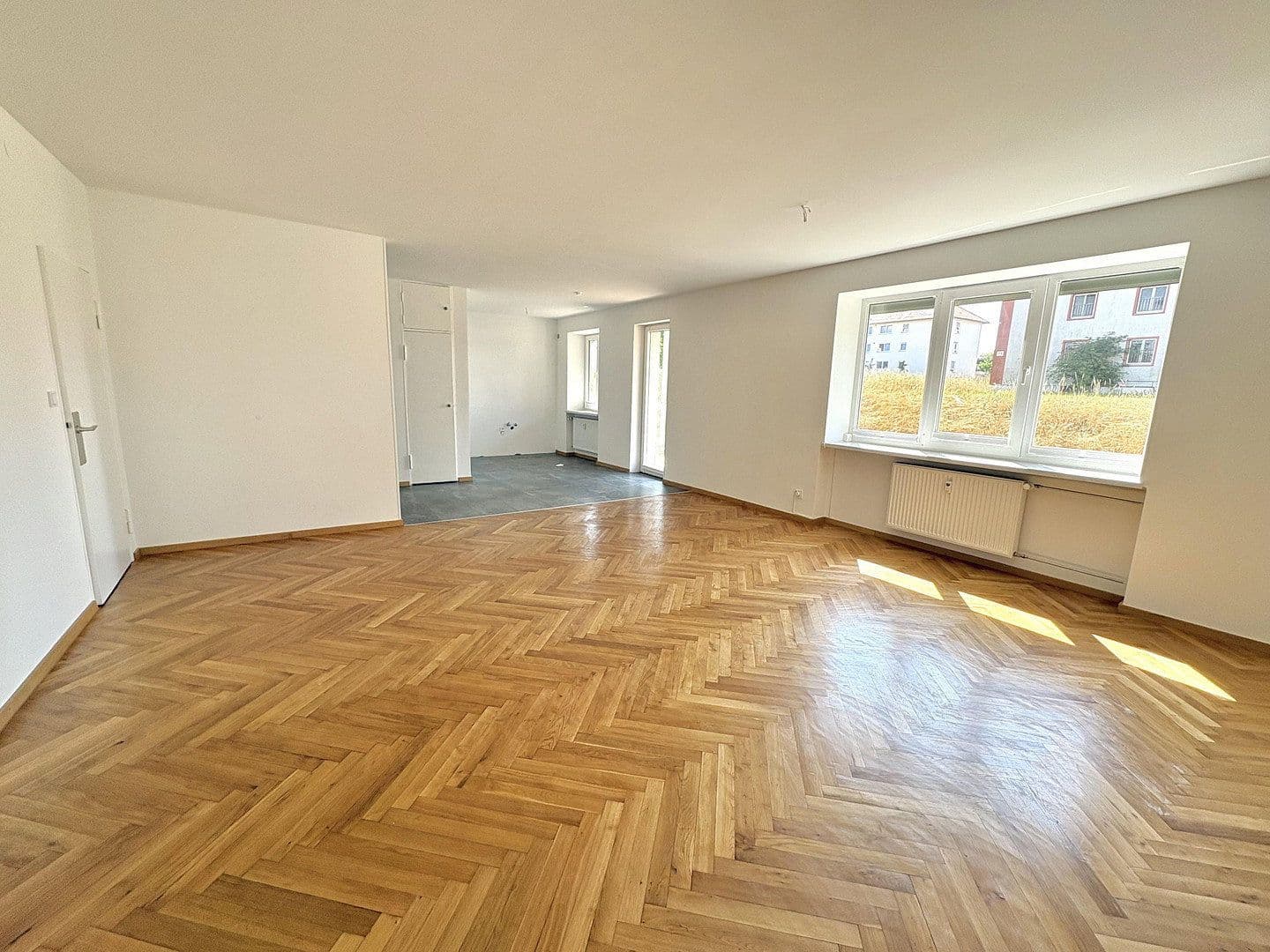 Pronájem bytu 3+1 100 m², Levi-Strauss Straße 9, Kitzingen, Bavorsko Pronájem bytu 3+1 100 m², Levi-Strauss Straße 9, Kitzingen, Bavorsko