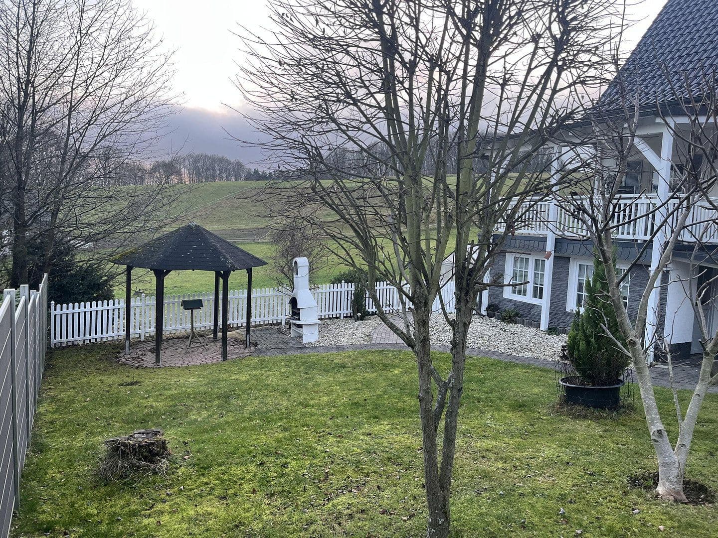Prodej domu 130 m², pozemek 650 m², Dumickerweg2, Olpe, Severní Porýní-Vestfálsko Prodej domu 130 m², pozemek 650 m², Dumickerweg2, Olpe, Severní Porýní-Vestfálsko