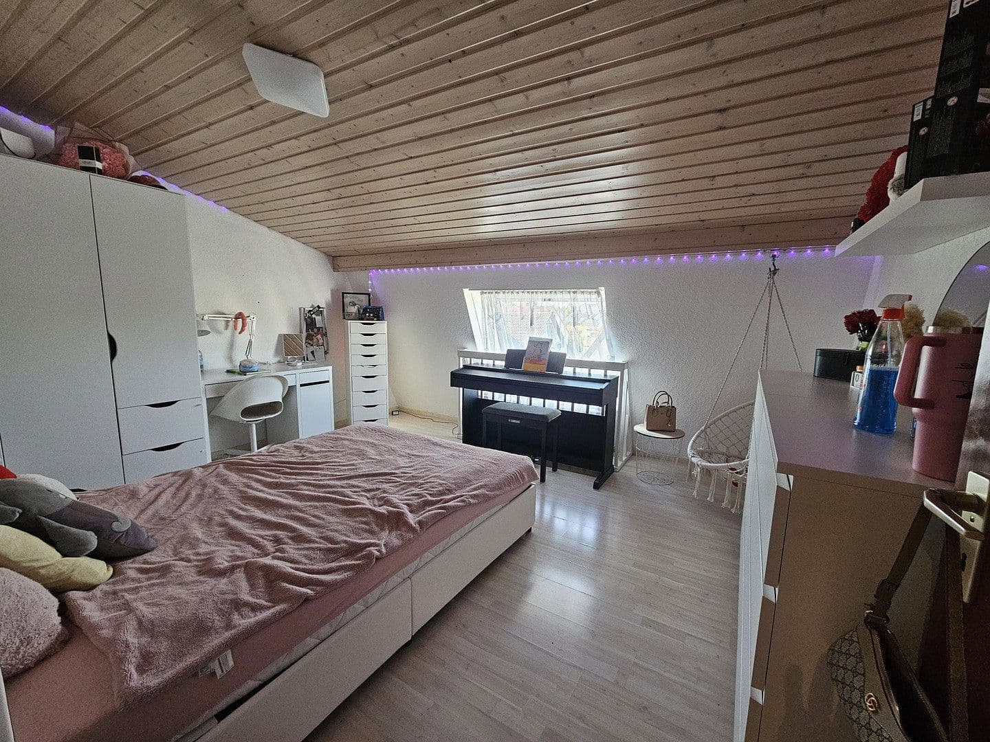 Pronájem bytu 6+1 143 m², Leidringer Str. 2, Rosenfeld, Bádensko-Württembersko Pronájem bytu 6+1 143 m², Leidringer Str. 2, Rosenfeld, Bádensko-Württembersko