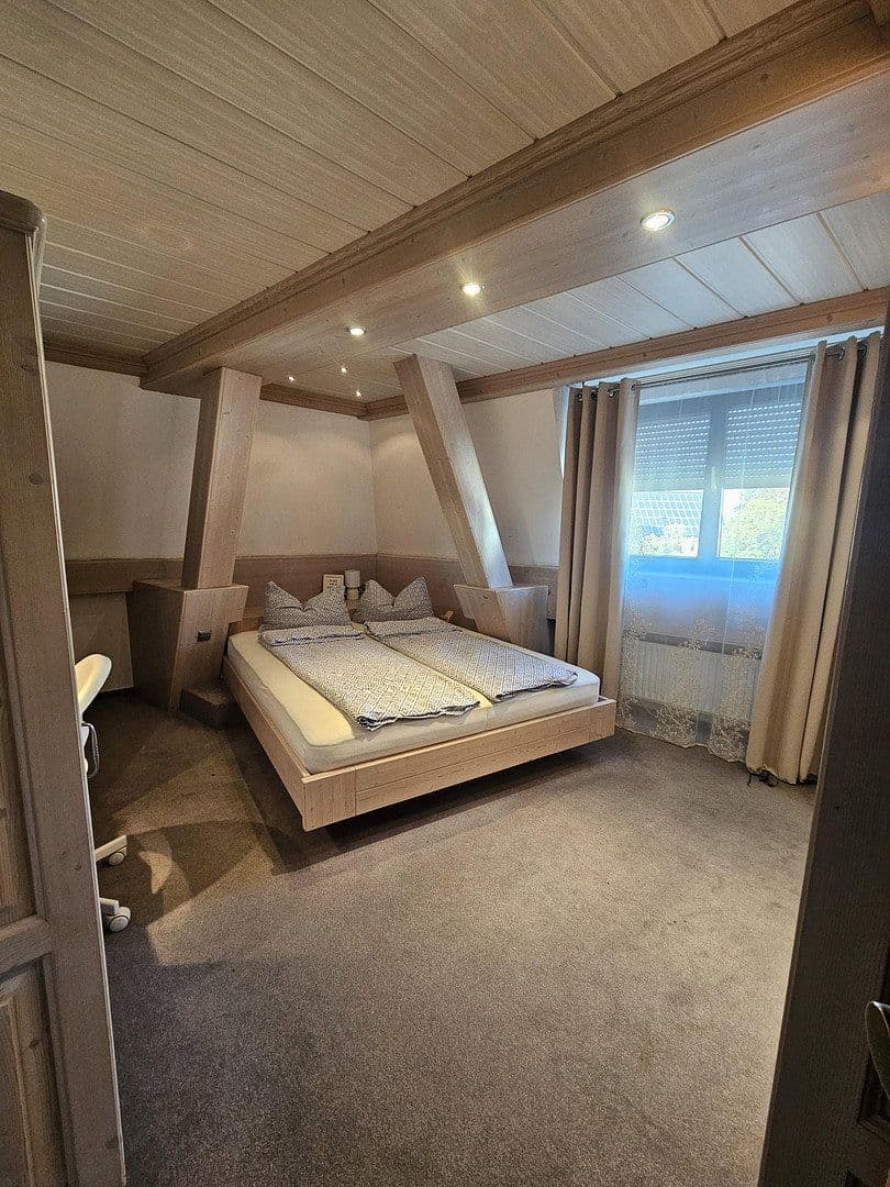 Pronájem bytu 6+1 143 m², Leidringer Str. 2, Rosenfeld, Bádensko-Württembersko Pronájem bytu 6+1 143 m², Leidringer Str. 2, Rosenfeld, Bádensko-Württembersko