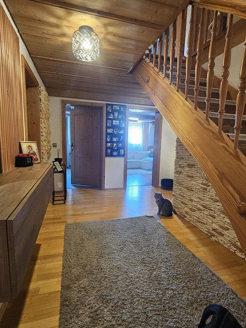 Pronájem bytu 6+1 143 m², Leidringer Str. 2, Rosenfeld, Bádensko-Württembersko Pronájem bytu 6+1 143 m², Leidringer Str. 2, Rosenfeld, Bádensko-Württembersko