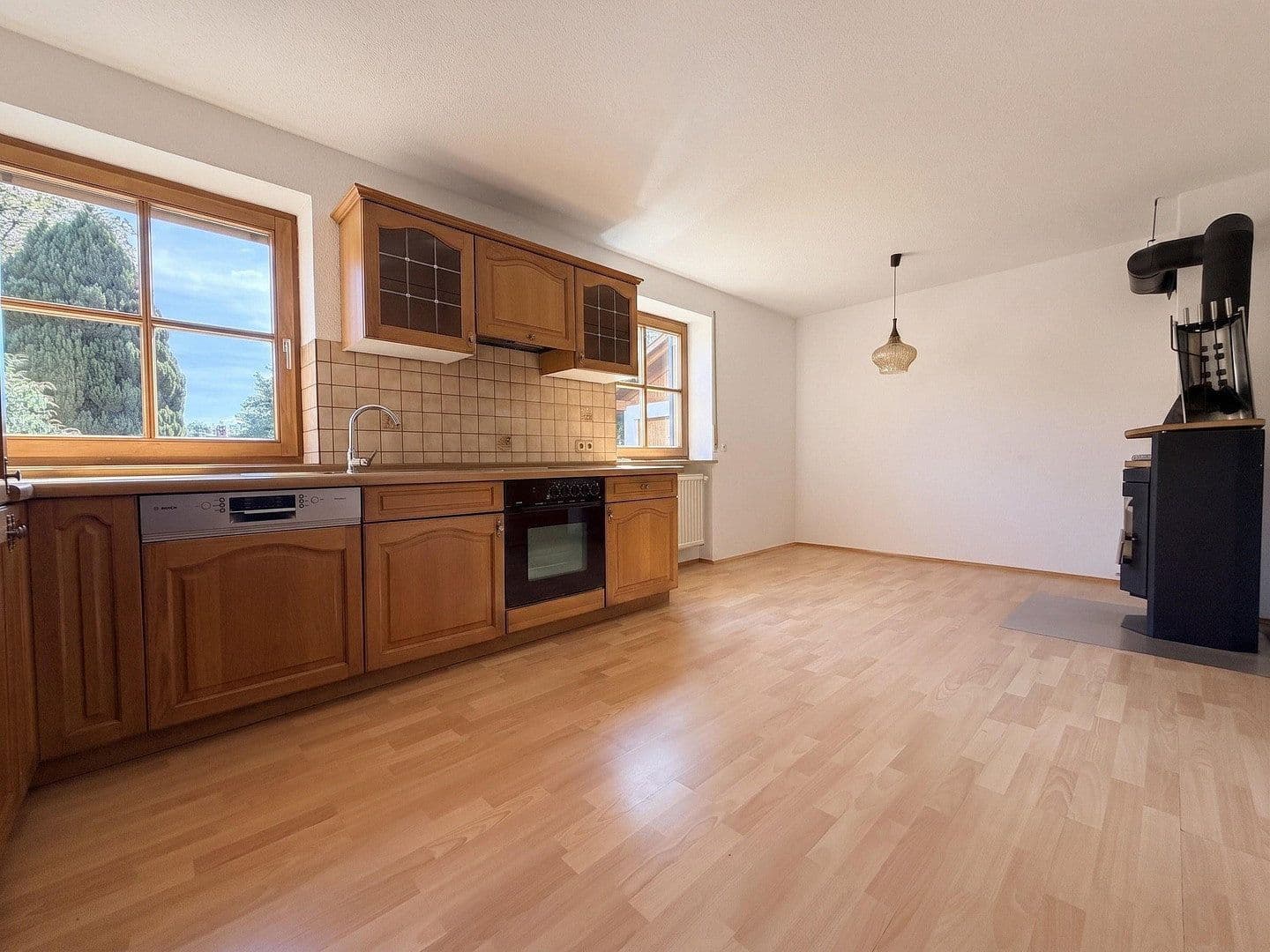 Pronájem domu 175 m², pozemek 684 m², Germaringen, Bavorsko Pronájem domu 175 m², pozemek 684 m², Germaringen, Bavorsko