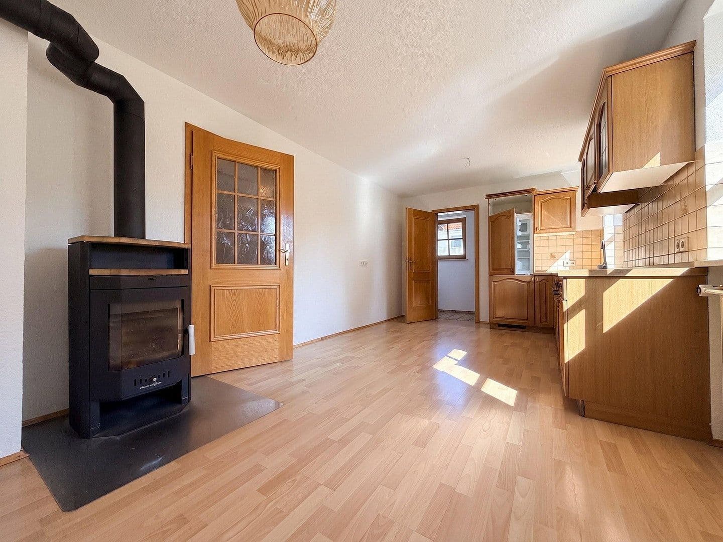 Pronájem domu 175 m², pozemek 684 m², Germaringen, Bavorsko Pronájem domu 175 m², pozemek 684 m², Germaringen, Bavorsko